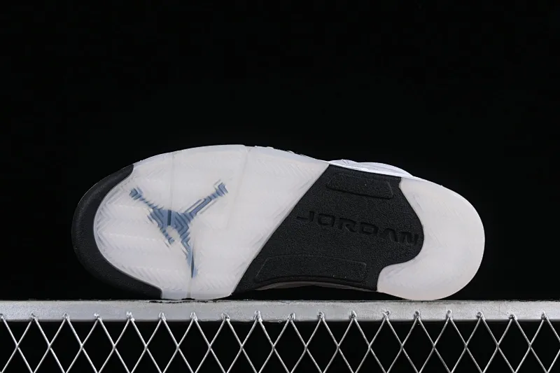 All categories Air Jordan Jordan series basketball shoes Air Jordan 5 Air Jordan 5 Retro AJ5 Joe 5 white black DD0587-110
